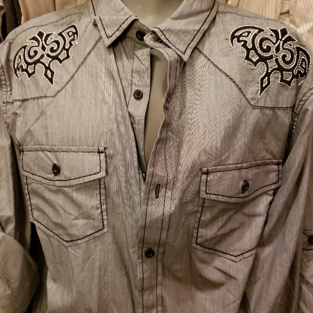 Helix athletic Fit long sleeve shirt. Sz large